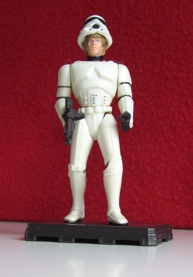 Custom Luke Skywalker figura rohamosztagos álruhában feltolt sisakkal
